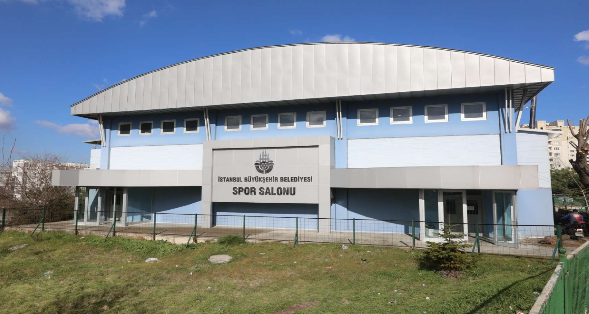 Sultanbeyli Anadolu İmam Hatip Lisesi Spor Salonu