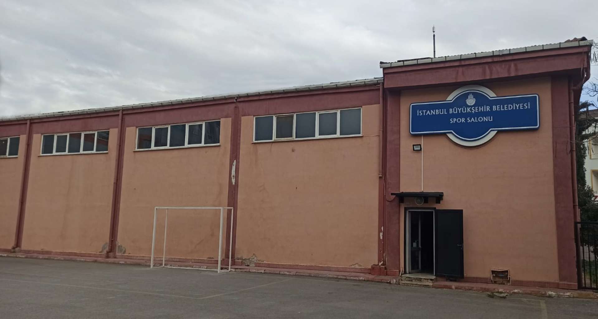 Cevatpaşa Ortaokulu Spor Salonu
